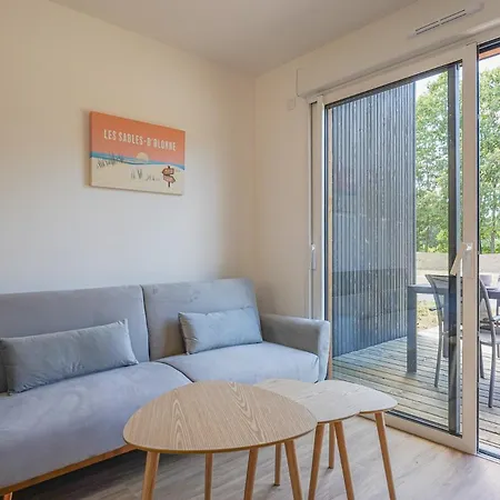 N°32, Piscine Commune, 1